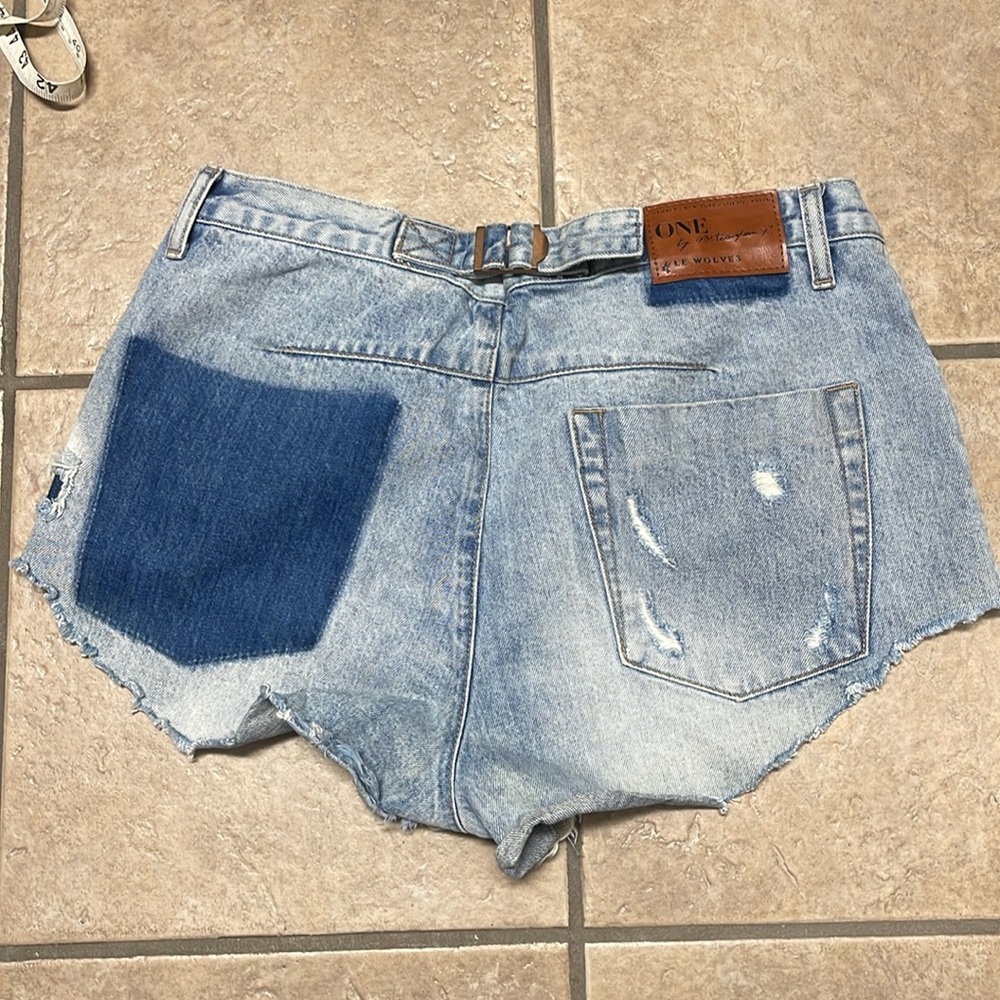 One Teaspoon shorts - Picture 2 of 2
